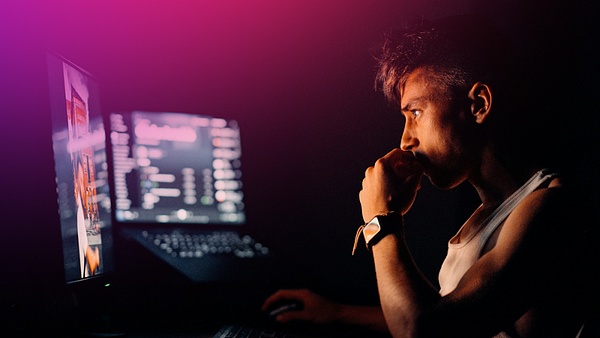 Friend.tech逆势突围：加密社交的一场静悄悄革命