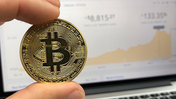加密市场风云再起：XRP蓄势待发，ENA异军突起，ETH稳扎稳打
